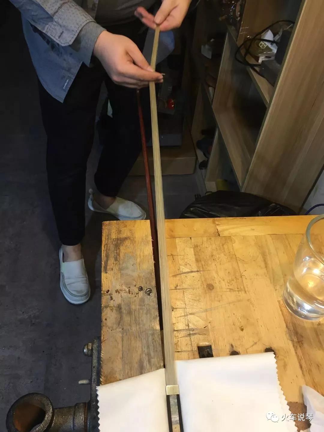 手把手带你学换刃,高档的小提琴弓毛用平了怎么换