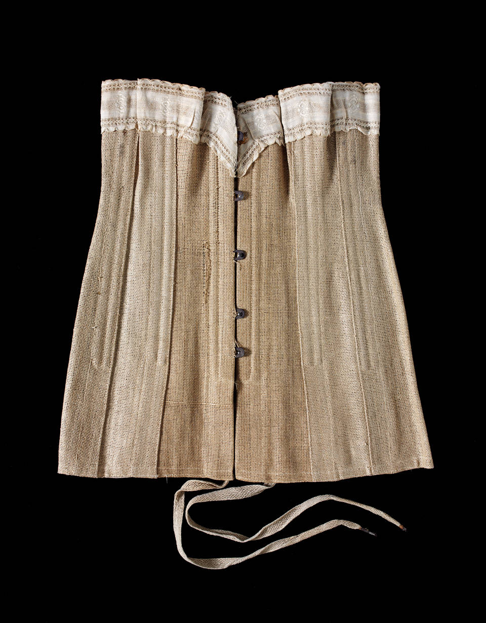 艺术涨姿势:内衣小史|张小玉