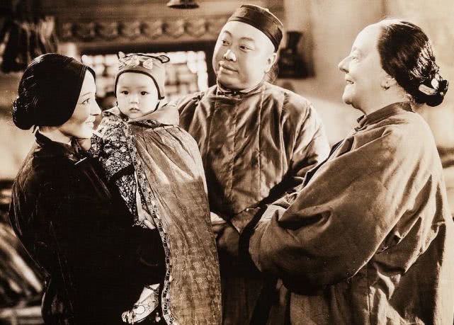 中国人可以拍花木兰吗,花木兰是美国拍的还是中国拍的