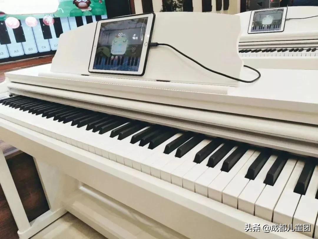 郎朗代言的钢琴教学系统,朗朗智能设备