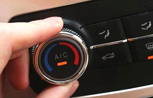 汽车空调不出风不制冷是怎么回事,汽车空调出风吱吱响是什么原因