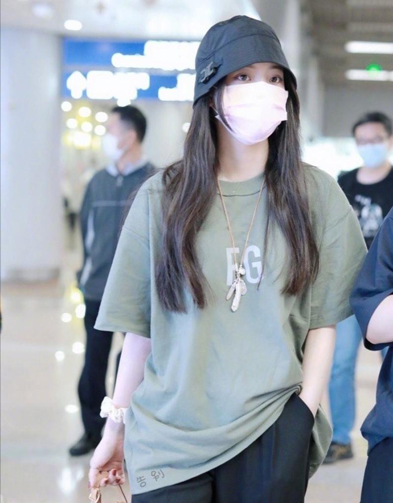 戴帽子脸大戴什么帽子,为什么有的人头型不适合戴帽子