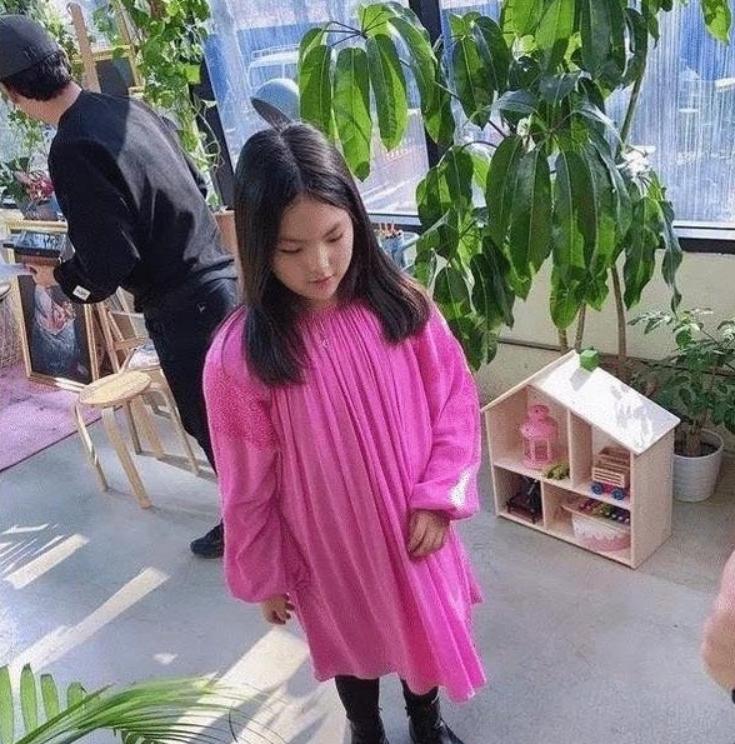 王诗龄被人家说胖,14岁的王诗龄最新近照曝光