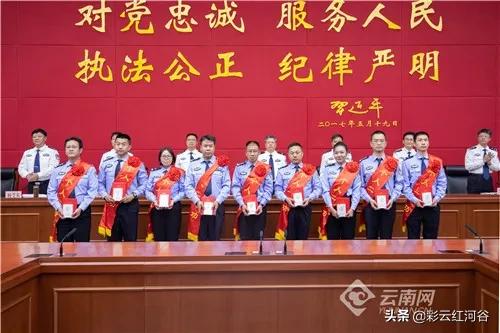 早fun丨长达50米的3D花墙横空出世，昆明再现宝藏打卡地