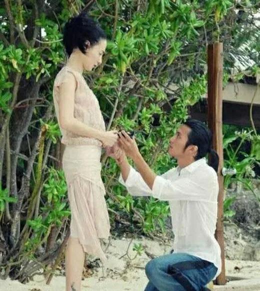 王菲怎么样谈恋爱的,歌坛天后王菲谢霆锋