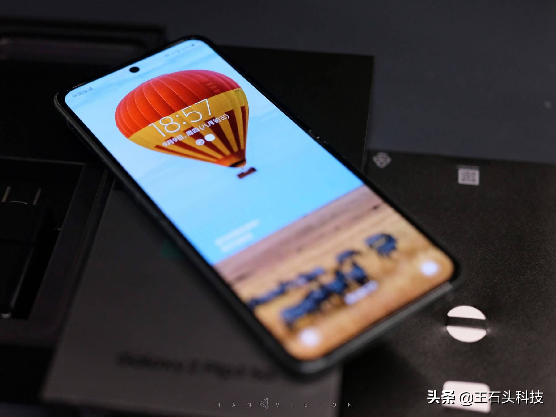 华为官宣折叠屏手机型号曝光,华为折叠屏手机惊艳全球
