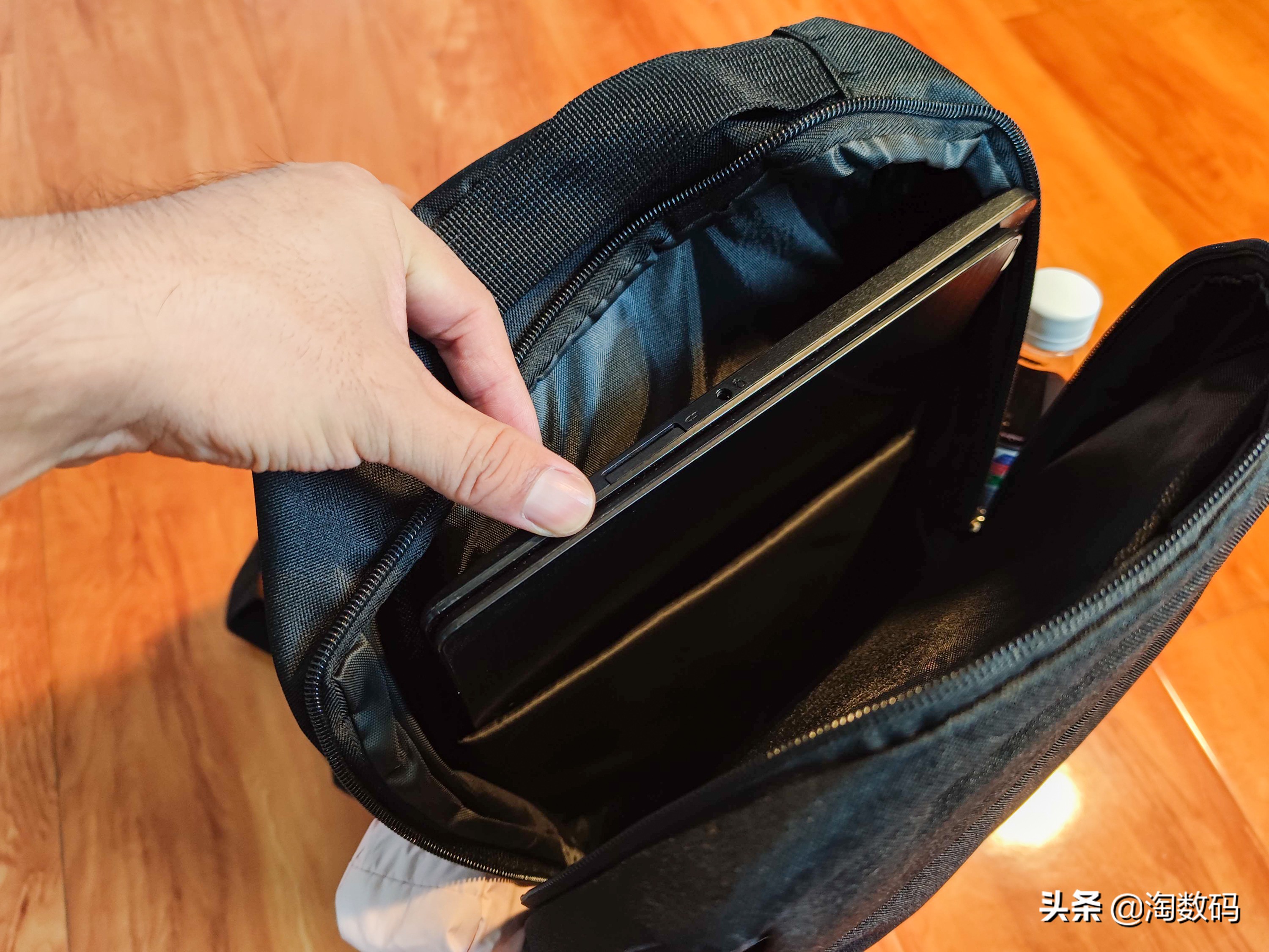 9块9双肩包装载力天花板？廉价国货通勤背包实用性检测+晒单简评