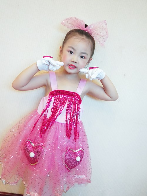 中国荷花舞蹈联盟少儿舞蹈展演网络人气冠军——蹇一诺