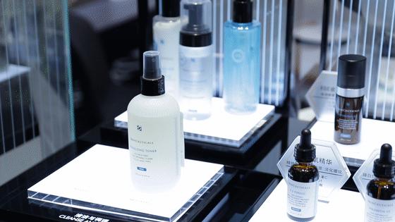 魔法城堡的女生,魔法城堡里的女孩