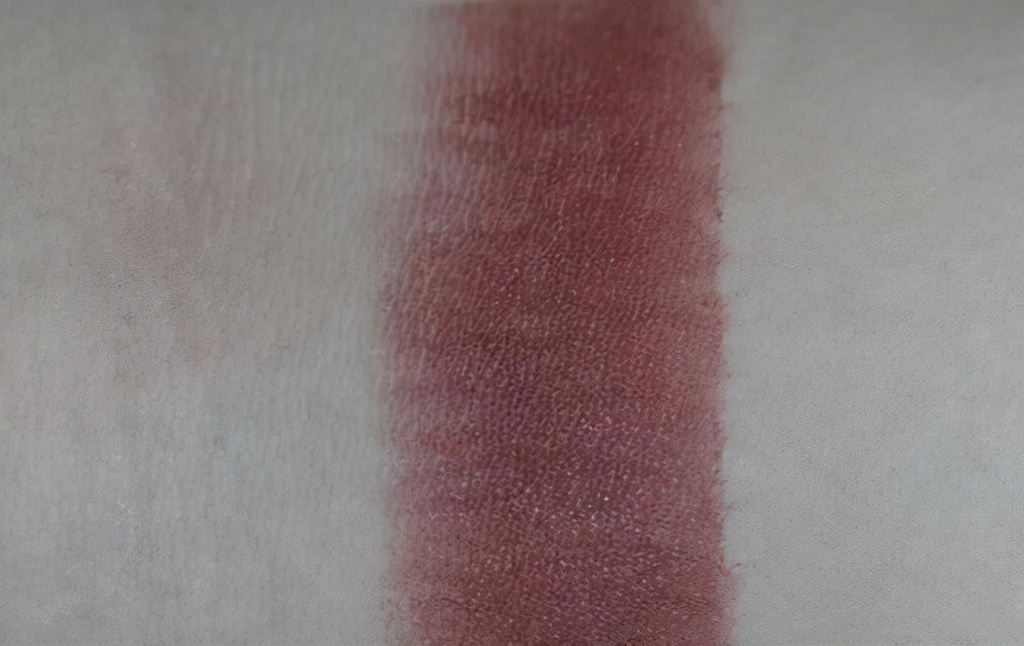 适合黄皮的裸色系显白口红,黄黑皮适合显白口红怎么选