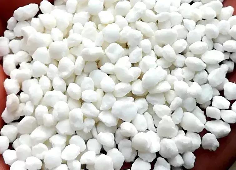 肥料放的时间过长会不会影响肥效,肥料结块是起反应吗