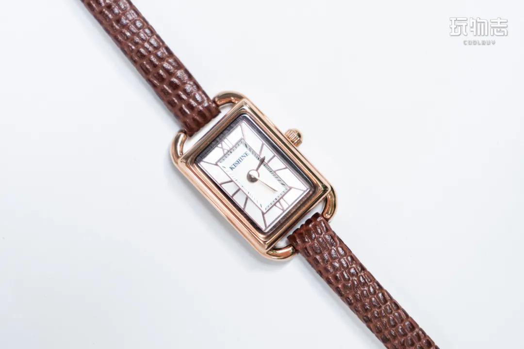 送这被夸有品位！三吉彩花同款腕表，女友戴了爱不释手