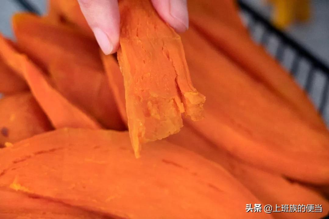 红薯干三蒸三晒软糯制作方法,蒸熟的红薯免晒做红薯干