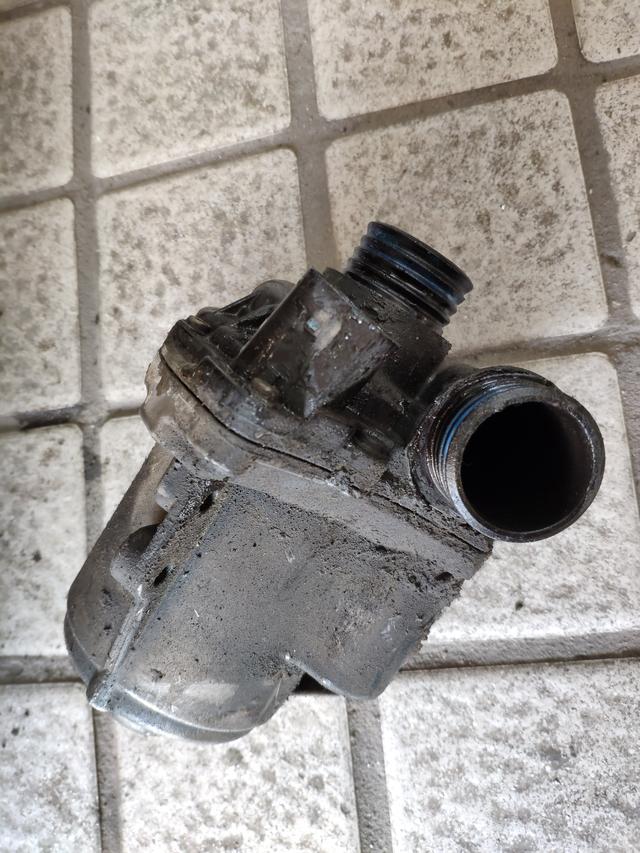 18年宝马gt水泵,8代gti水箱漏水