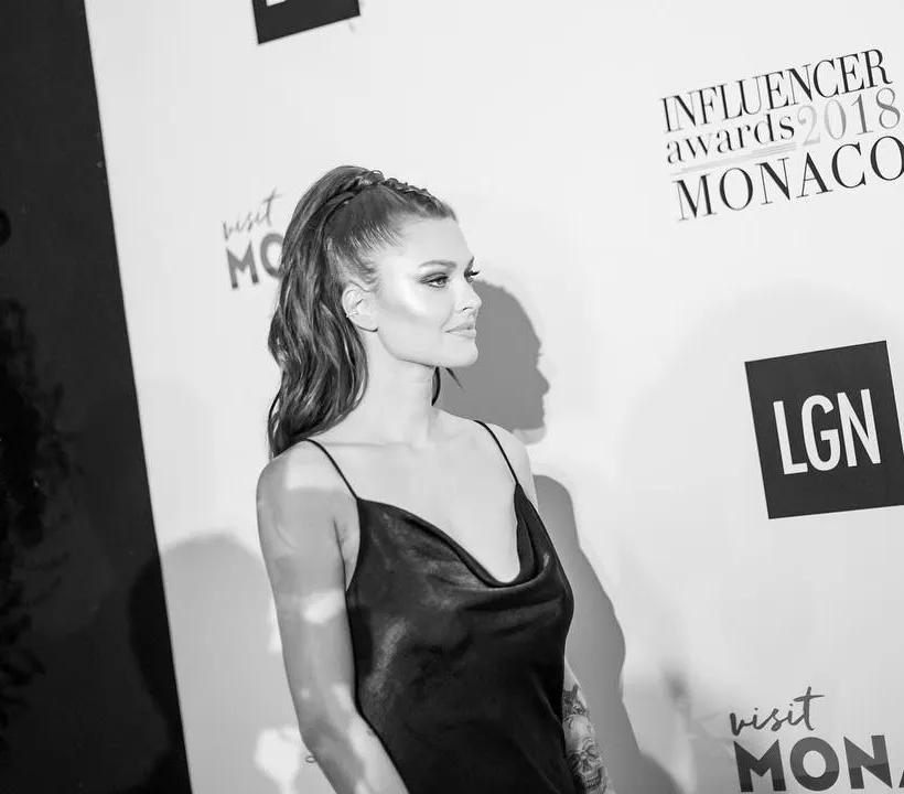 浪到福布斯封面，还成为带货第一人，这位法国姐姐很不一般