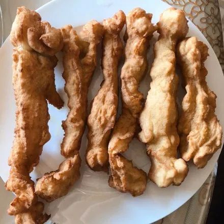 油条怎么炸两根才不分开,为什么油条两根一起炸