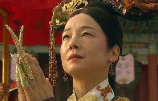 世界最节俭的女人,世界最奢侈的女人