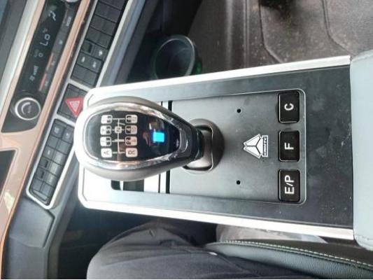 重汽豪沃单驱牵引车国六最新款,不挑油的汽车