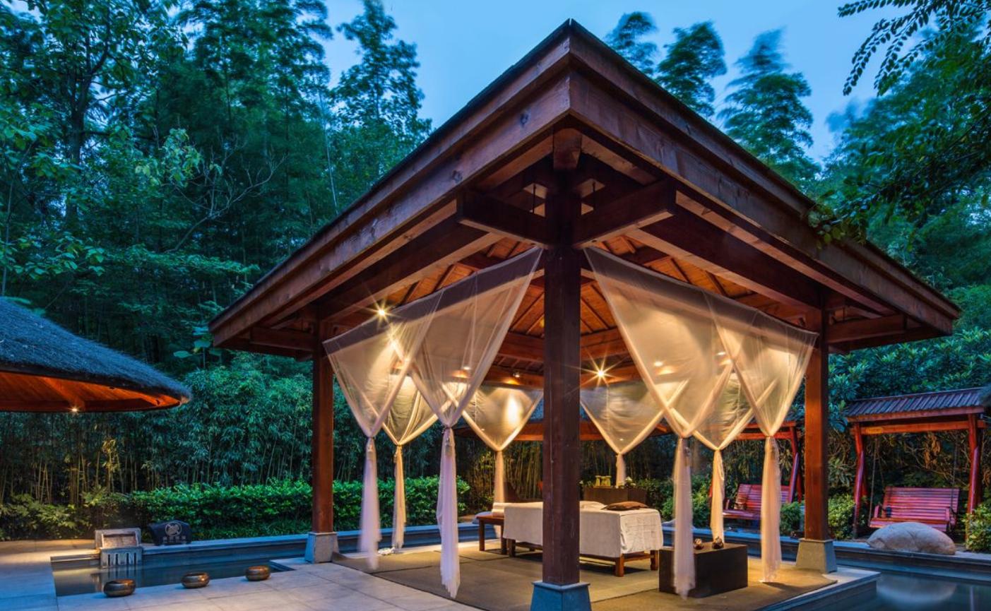 最惊艳的温泉度假村,想去泡温泉去哪里旅游好