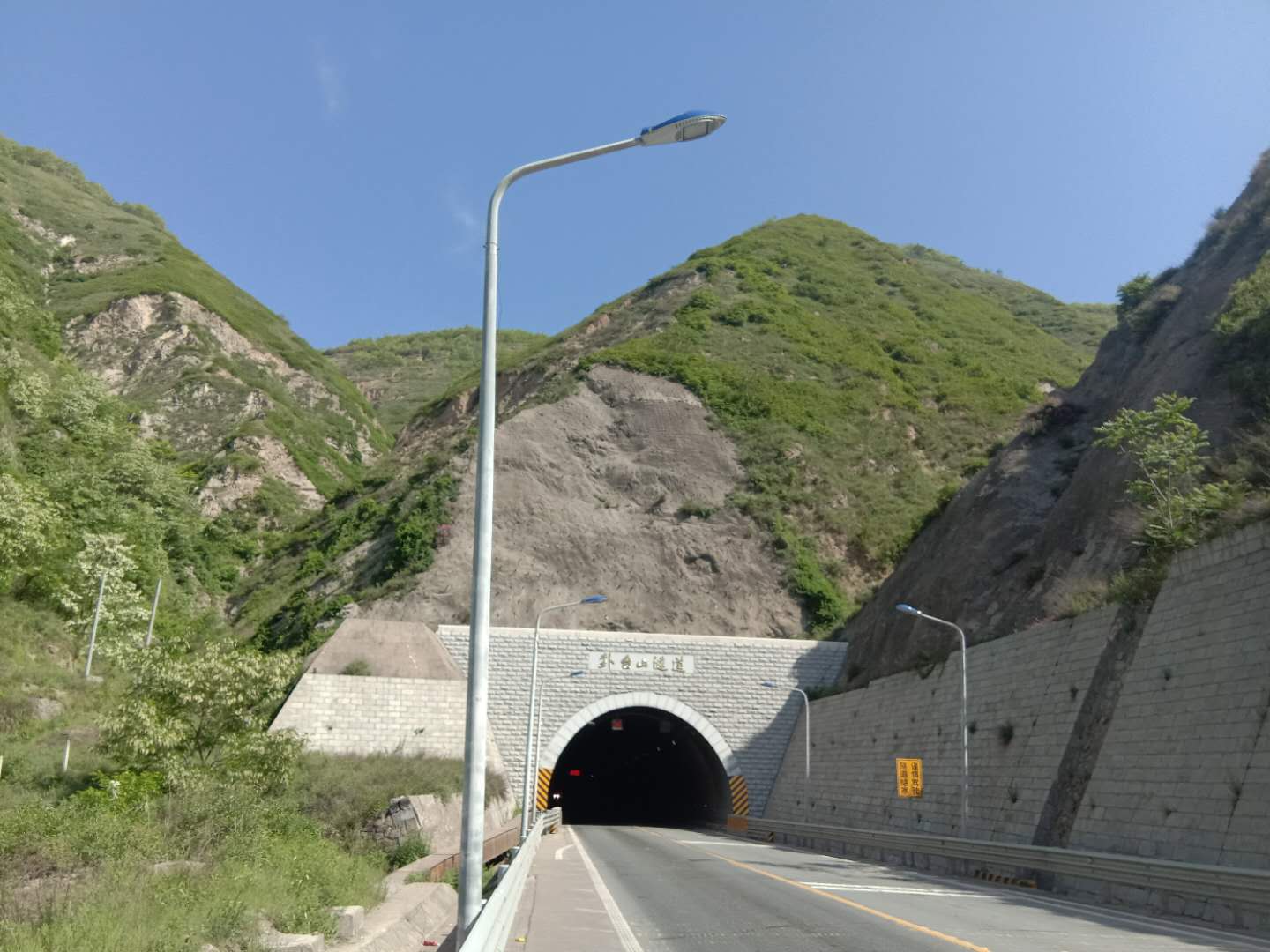 甘谷金山农民作家张志刚,甘谷徒步张志刚