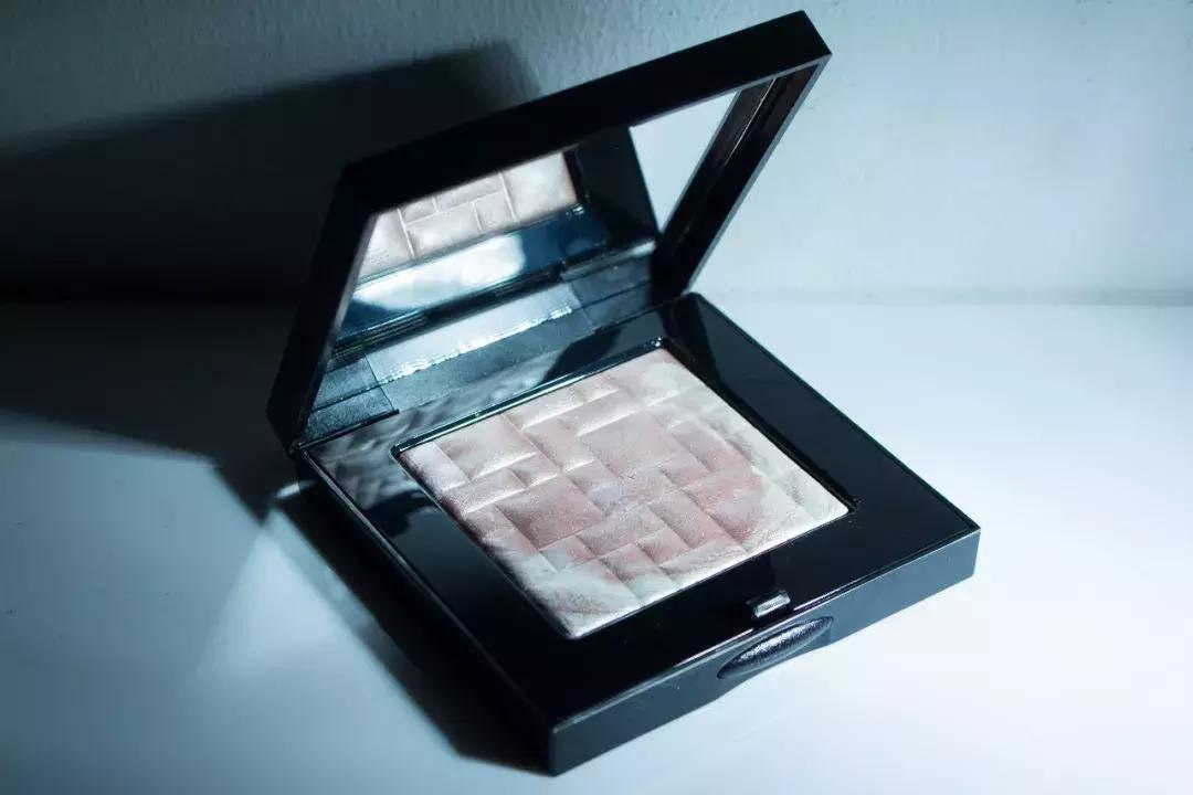 学会Rihanna、钟楚曦、张韶涵的高光技能,比打10针玻尿酸都管用