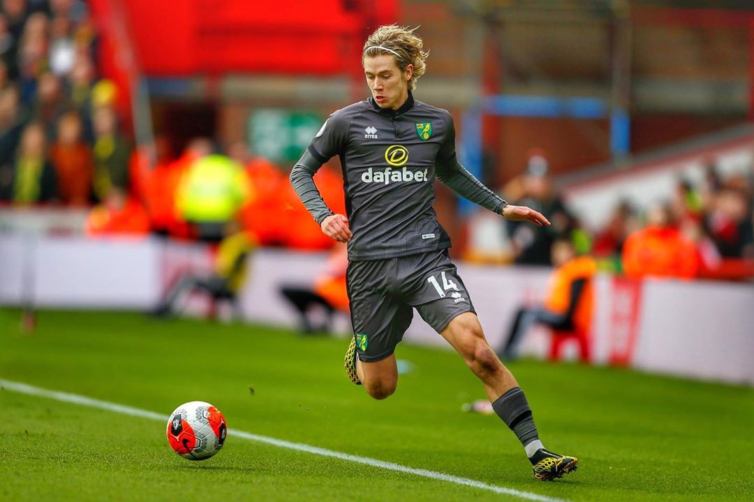 坎特维尔|英格兰“新贝克汉姆”,潇洒飘逸的诺维奇中场新星