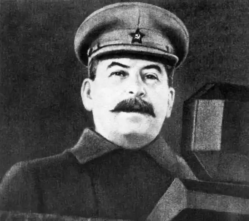 《小偷》：从认窃贼作父到遭受背叛，谈俄罗斯过往伤痛