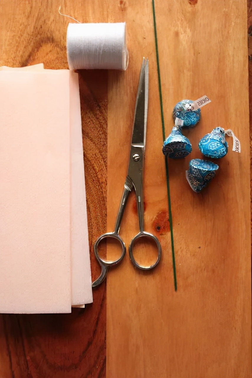 皱纹纸diy手工花朵,手工制作皱纹纸立体花