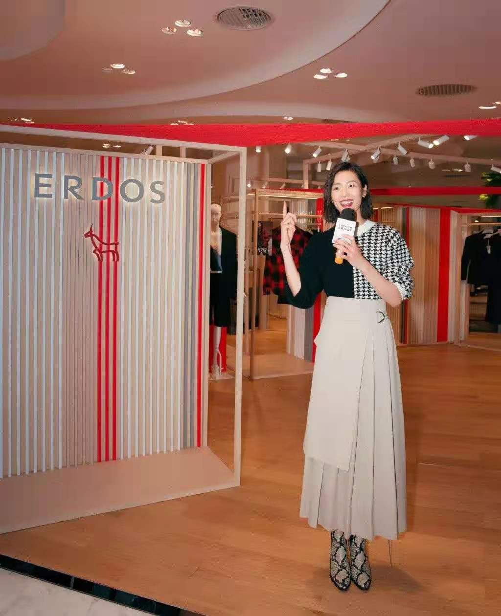 千鸟格寓意是什么,千鸟格为什么老气