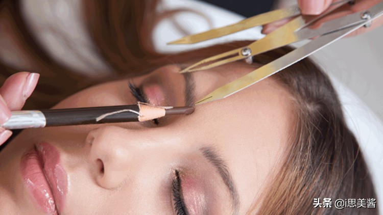 用眉卡怎样画眉毛好看自然,眉毛不会修怎么修