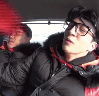 刚买的衣服有味道正常吗,新买的衣服有味道