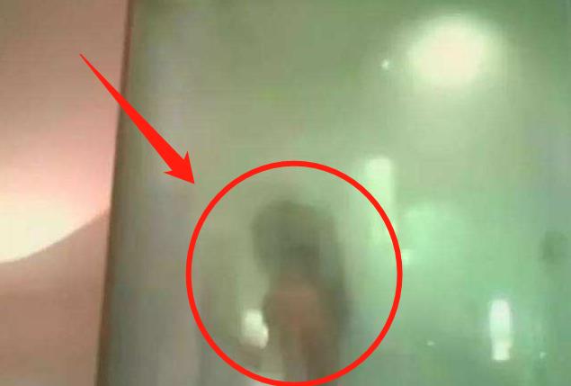 小孩偷妈妈拍照的视频,8岁女孩偷妈妈卫生巾怎么教育