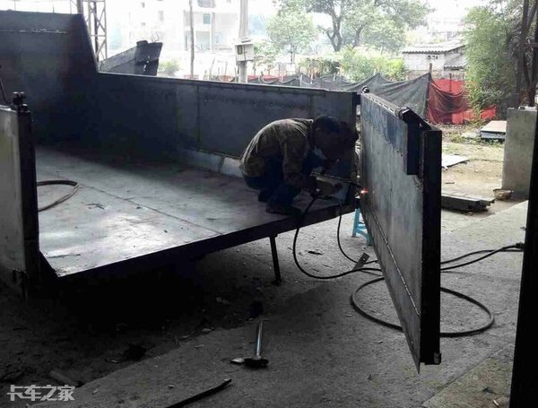 自卸车哪种最适用,自卸车都有哪些不同操作