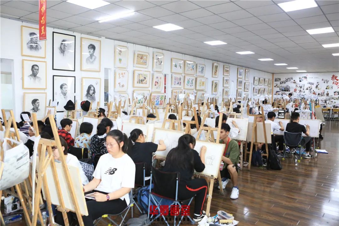 北京华卿画室一月多少钱,在北京华卿画室参加美术培训好吗