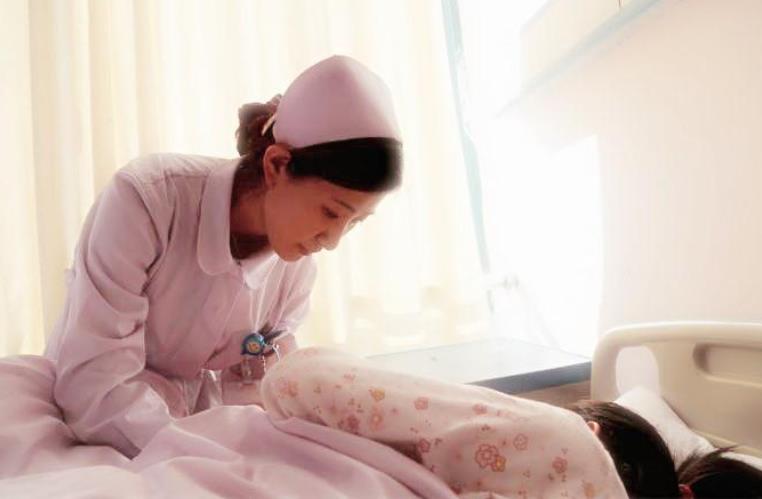 哺乳期奶水少了宝宝吃不饱怎么办,哺乳期吃不饱奶量会少吗