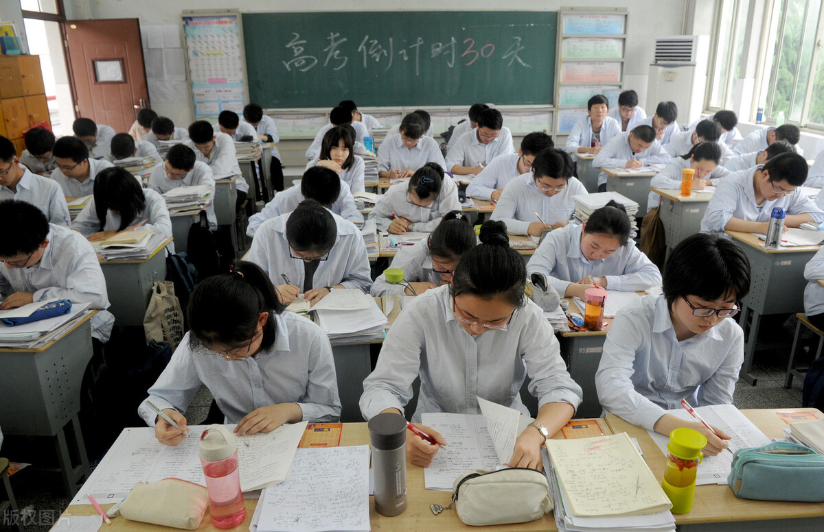 私立学校属于营利机构吗,私立学校的利弊与培训学校的利弊