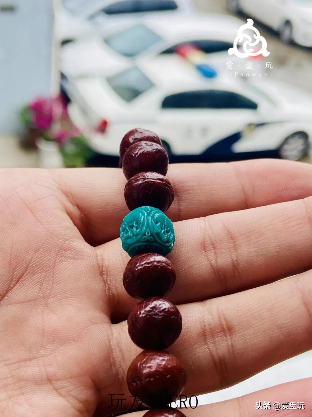 一条小金刚,他盘了720天,包浆很赞,谁说大干手不适合盘串