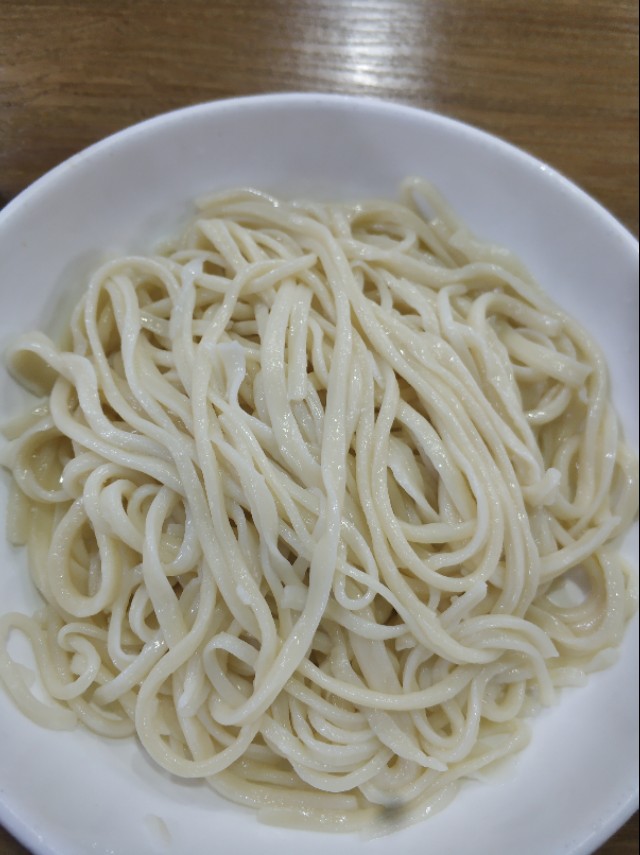 乌鲁木齐9.9元拌面在什么地方,乌鲁木齐天价拌面一份288元你吃吗