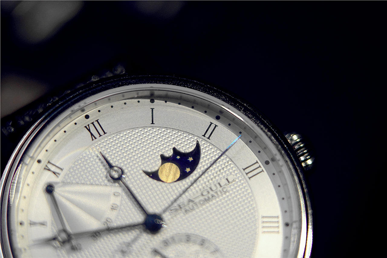 年轻人的第1枚手表,海鸥月相手表6092和天梭力洛克