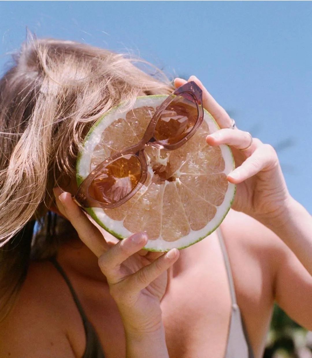 女士怎么挑选适合自己的墨镜,怎么选墨镜框适合脸型