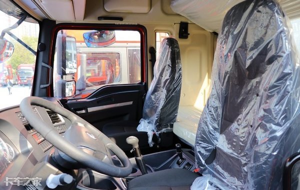 陕汽m3000s载货车9.6米,陕汽m3000自重多少吨