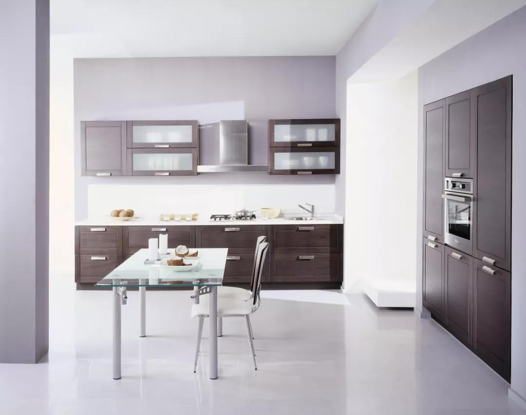 装修时如何选择家里的餐桌,餐桌选什么样的最实用又实惠