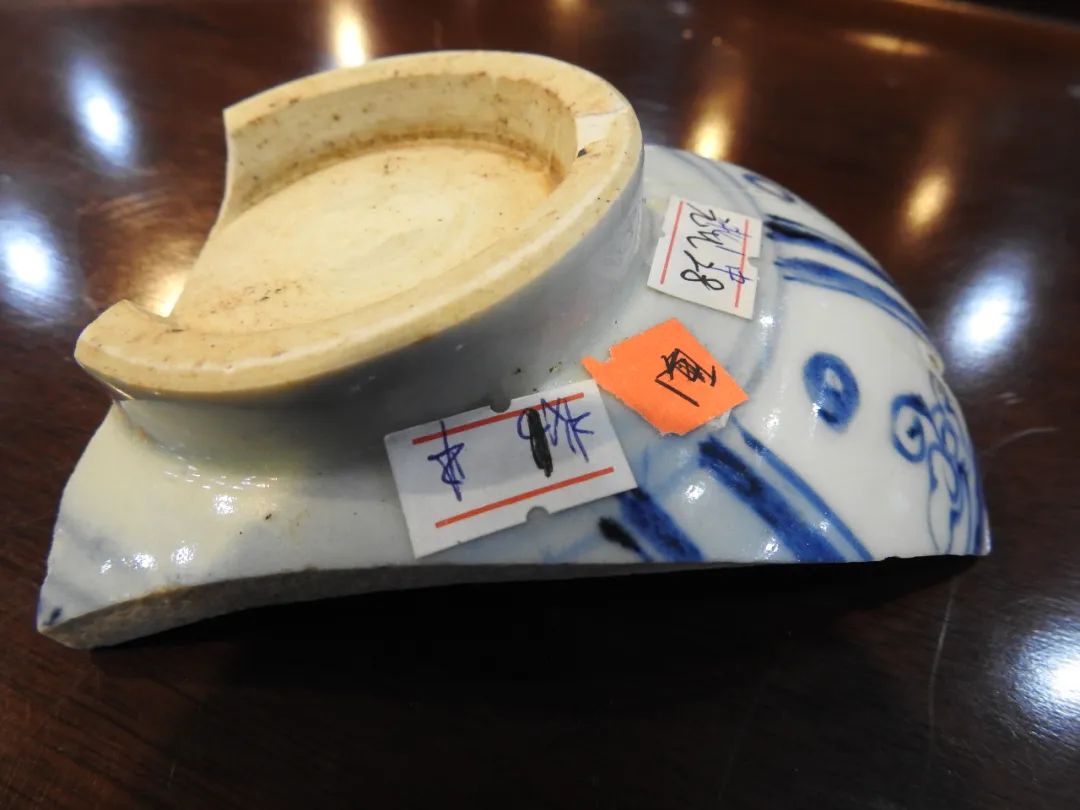 鍏冮潚鑺卞寽鐪熷搧鐗瑰緛,姘戠獞鍏冮潚鑺辩鐗瑰緛