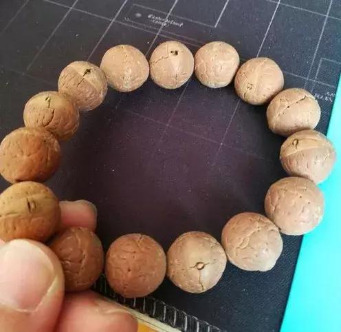 凤眼菩提裂洞,凤眼菩提裂了还有玩的价值吗