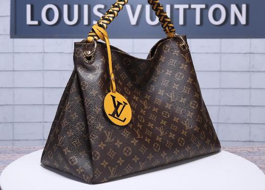 杭州一女子意外收到两只lv包评价,女子意外收到两只lv包