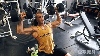 为什么有些人手臂肌肉比较明显,如何快速的把手臂肌肉练壮