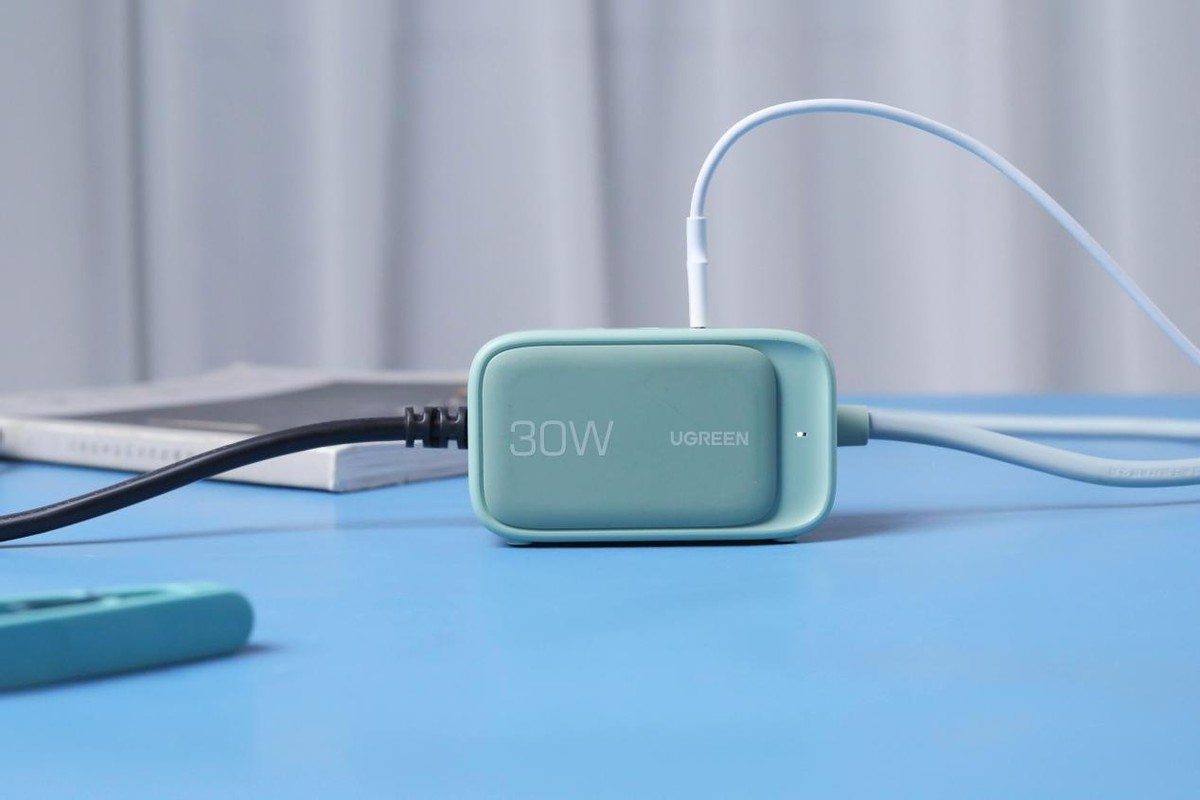 绿联智充魔盒测评,绿联65w智充魔盒cube测评