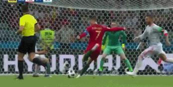 会表白的广告牌、云加油，细数球场黑科技