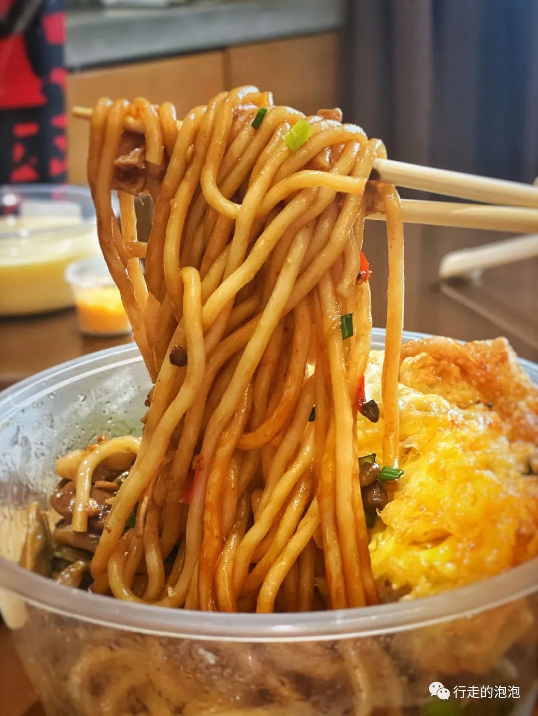 「岳阳攻略」被誉为“湖南夜宵扛把子”的烧烤城，还是小龙虾基地