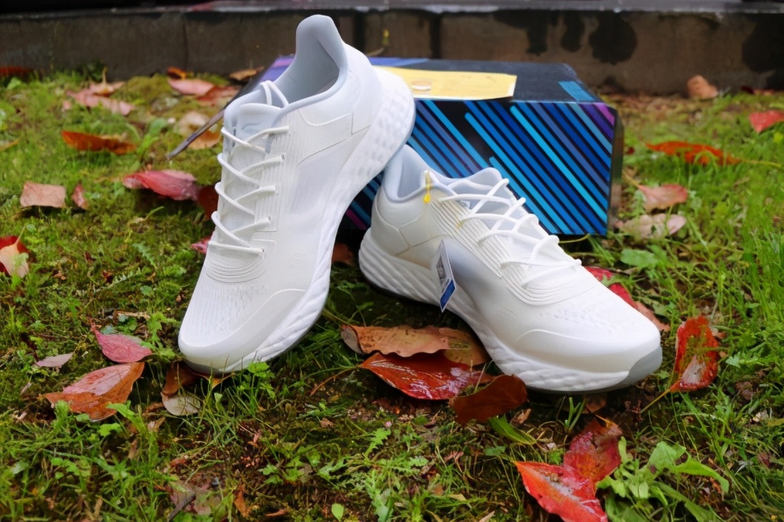 走路轻软跑步双弹颜值时尚，OneMix逍遥游休闲跑鞋实测